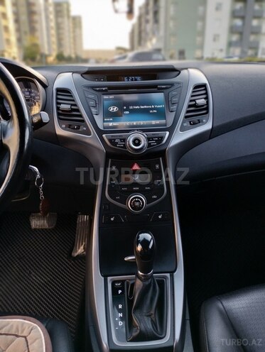 Hyundai Avante-11
