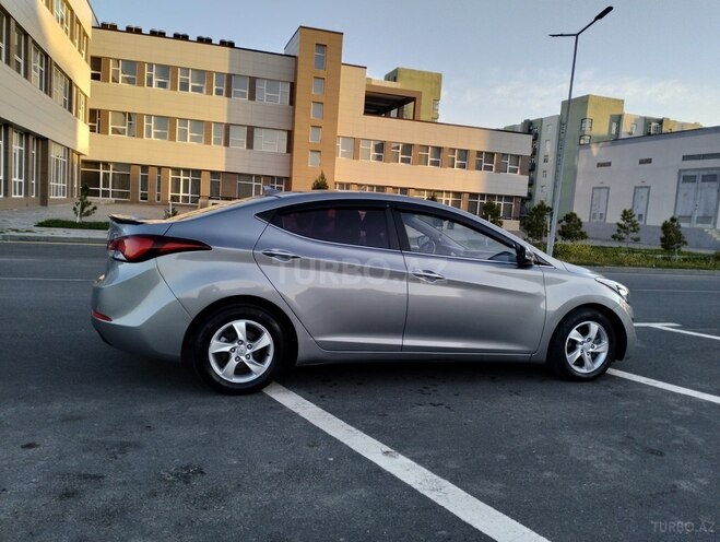 Hyundai Avante-4