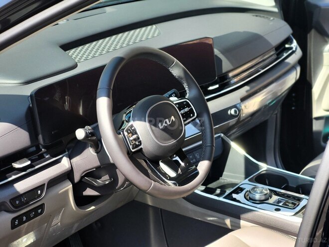 Kia Carnival-11