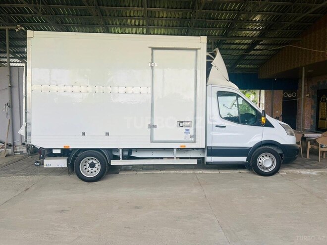 Ford Transit 2015, 142,000 km - 2.2 l - Salyan