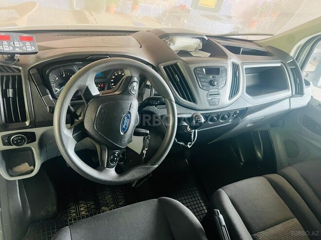 Ford Transit 2015, 142,000 km - 2.2 l - Salyan
