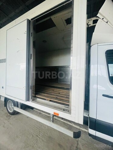 Ford Transit 2015, 142,000 km - 2.2 l - Salyan