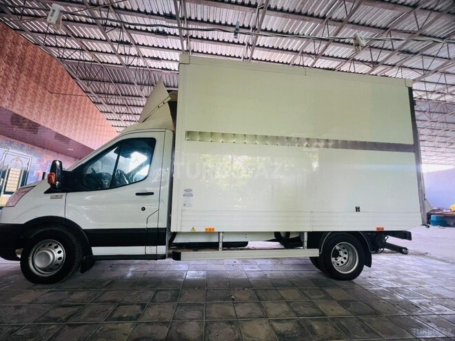 Ford Transit 2015, 142,000 km - 2.2 l - Salyan