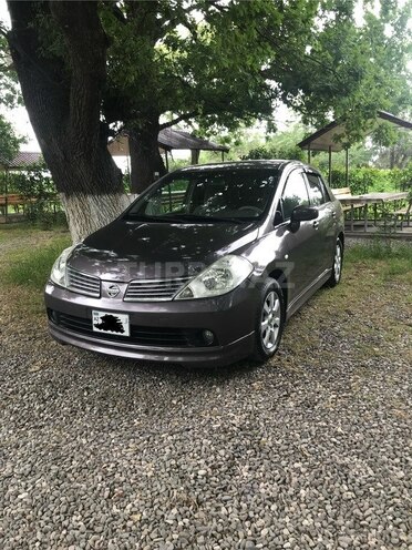 Nissan Tiida-2