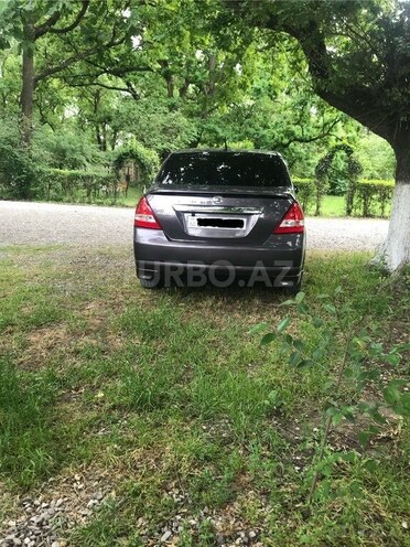 Nissan Tiida-8