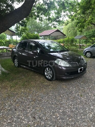 Nissan Tiida-3