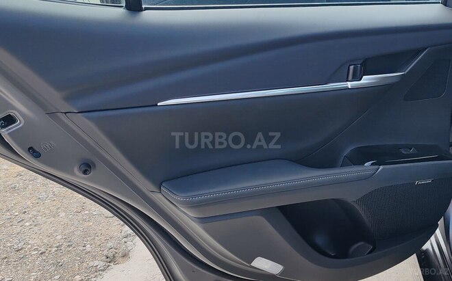 Toyota Camry-13