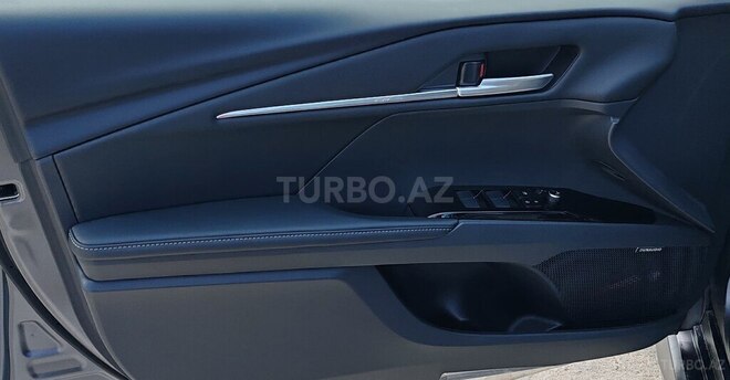 Toyota Camry-12
