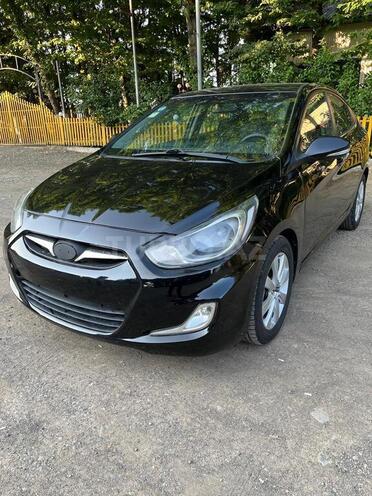 Hyundai Accent 2010, 218,353 km - 1.4 l - Masallı
