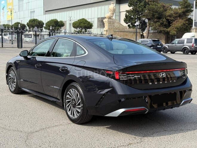 Hyundai Sonata-5