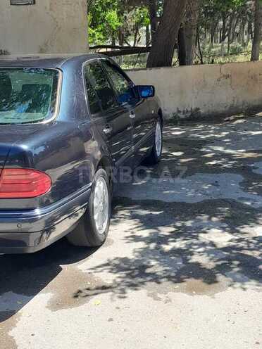 Mercedes E 280 1999, 290,000 km - 2.8 l - Bakı