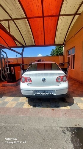 Volkswagen Passat 2005, 282,000 km - 2.0 l - Gəncə