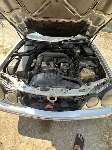 Mercedes E 220 d 1998, 125,000 km - 2.2 l - Bakı
