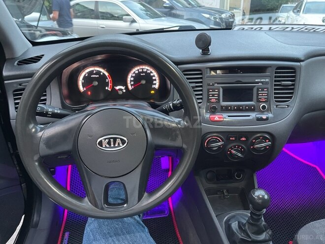 Kia Rio-4