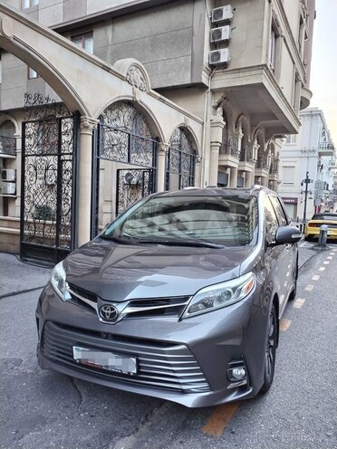 Toyota Sienna 2019, 190,000 km - 3.5 l - Bakı