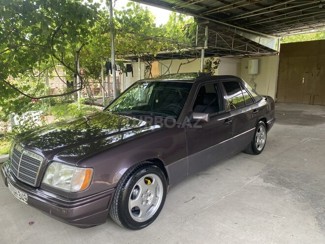 Mercedes E 220 1994, 39,000 km - 2.2 l - Bakı