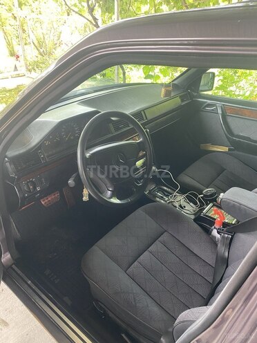 Mercedes E 220 1994, 39,000 km - 2.2 l - Bakı