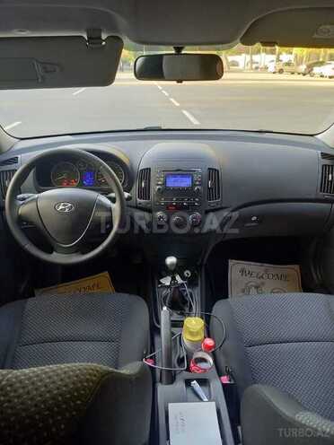 Hyundai i30 2009, 330,000 km - 1.4 l - Mingəçevir