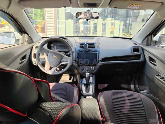 Chevrolet Cobalt-12