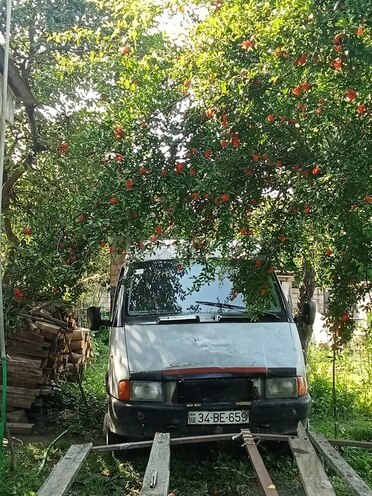 GAZ 3302-744 2000, 200,000 km - 2.4 l - Zaqatala