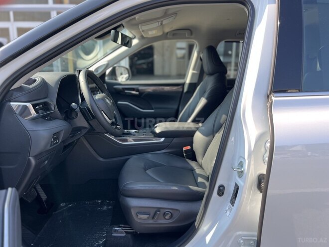 Toyota Highlander-5