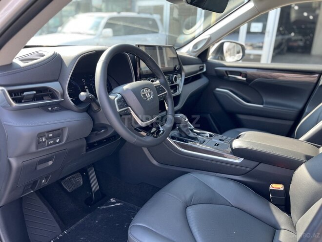 Toyota Highlander-6