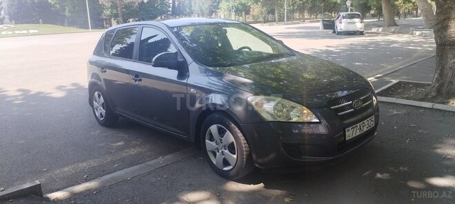 Kia Ceed 2007, 199,000 km - 1.6 l - Yevlax