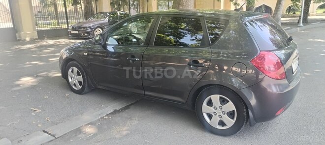 Kia Ceed 2007, 199,000 km - 1.6 l - Yevlax