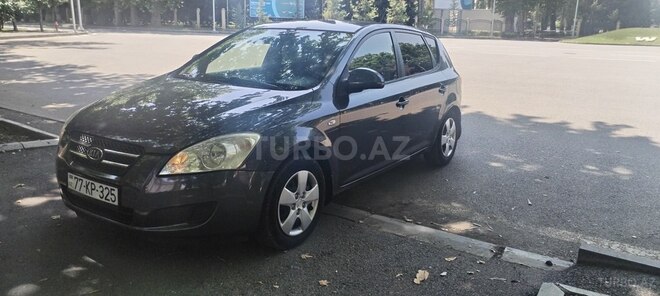 Kia Ceed 2007, 199,000 km - 1.6 l - Yevlax