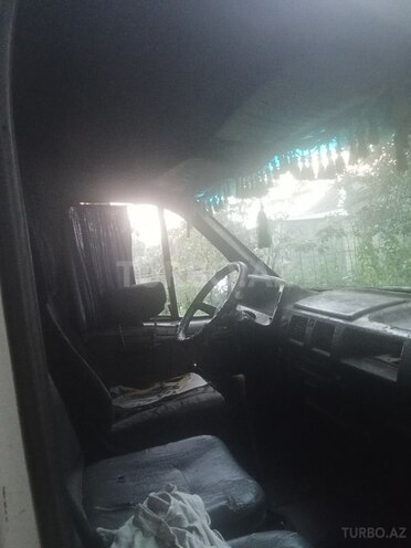 GAZ 3302-744 2000, 200,000 km - 2.4 l - Zaqatala