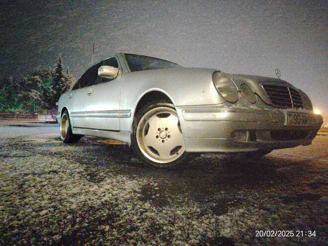 Mercedes E 240 2001, 400,100 km - 2.6 л - Zaqatala