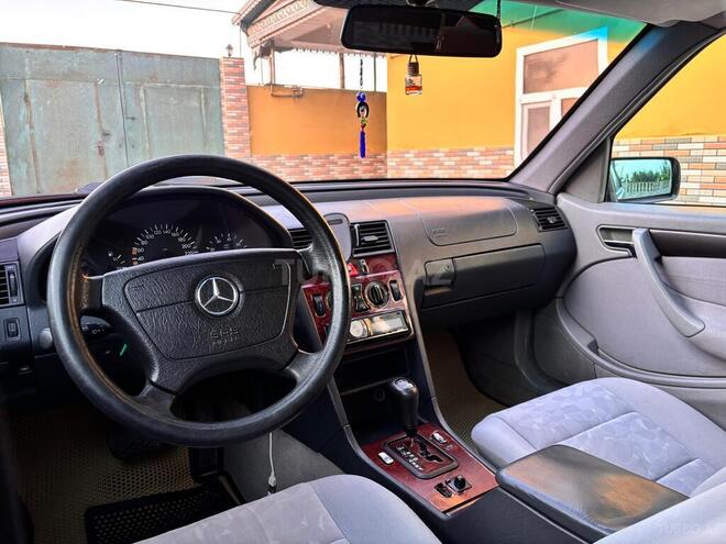 Mercedes C 240 1999, 348,000 km - 2.4 l - Neftçala