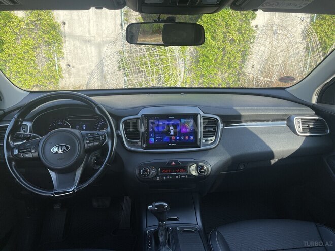 Kia Sorento-9