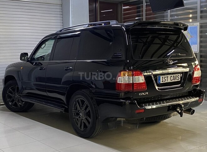 Toyota Land Cruiser-11