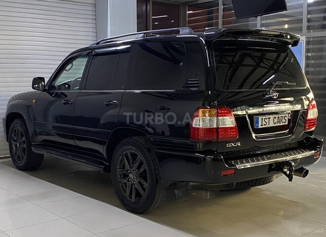 Toyota Land Cruiser-9