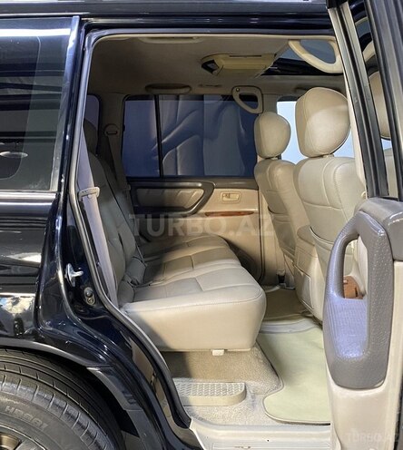 Toyota Land Cruiser-17