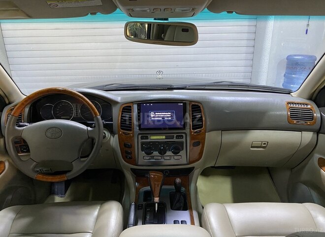 Toyota Land Cruiser-14