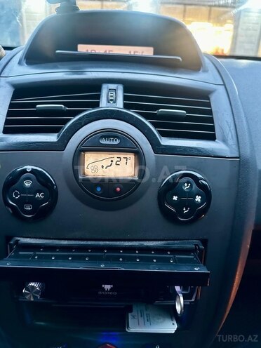 Renault Megane-10