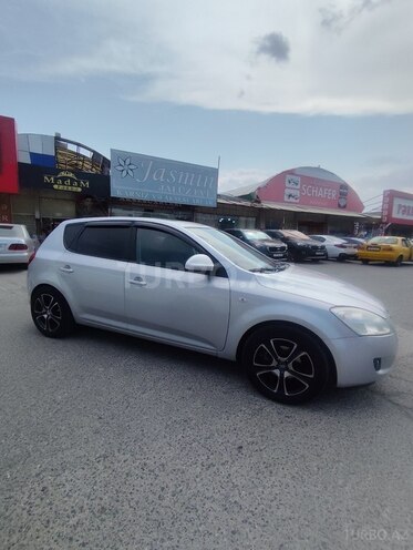 Kia Ceed 2008, 357,160 km - 1.6 л - Salyan