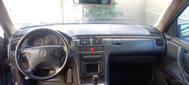 Mercedes E 200 2000, 300,000 km - 2.0 l - Bakı