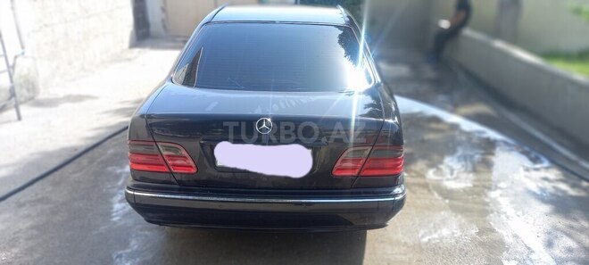 Mercedes E 200 2000, 300,000 km - 2.0 l - Bakı