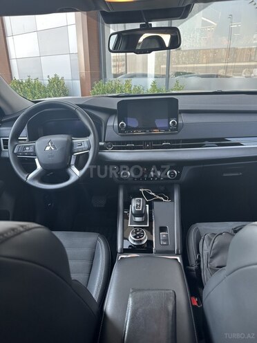 Mitsubishi Outlander-5
