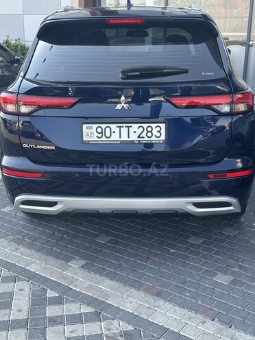 Mitsubishi Outlander-2
