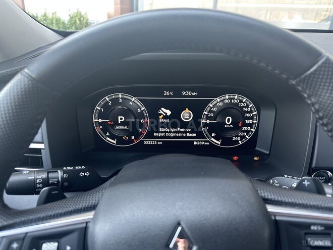 Mitsubishi Outlander-7