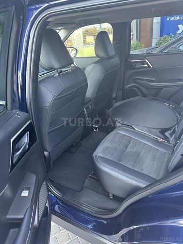 Mitsubishi Outlander-4