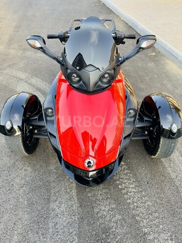 Can-Am Spyder RS-13