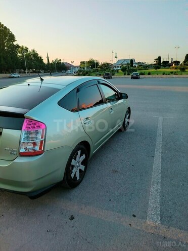 Toyota Prius-4