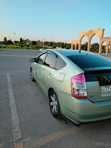 Toyota Prius-5