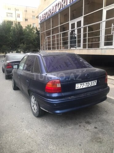 Opel Astra 1995, 40,000 km - 1.6 l - Bakı