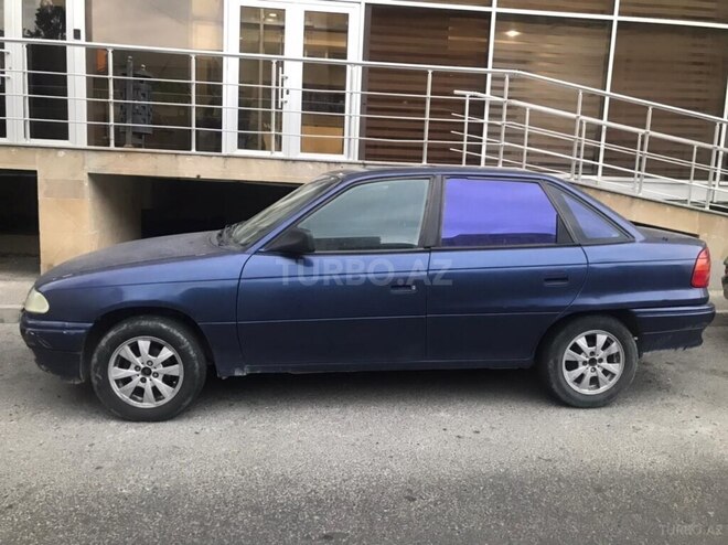 Opel Astra 1995, 40,000 km - 1.6 l - Bakı
